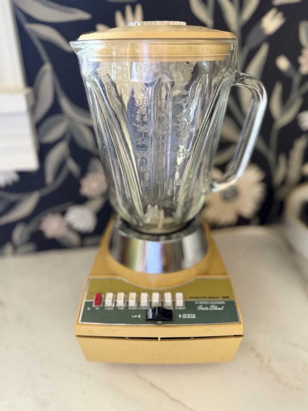 Vintage Hamilton Beach Scovill 7 Speed Push Button Blender Electric Blender Read